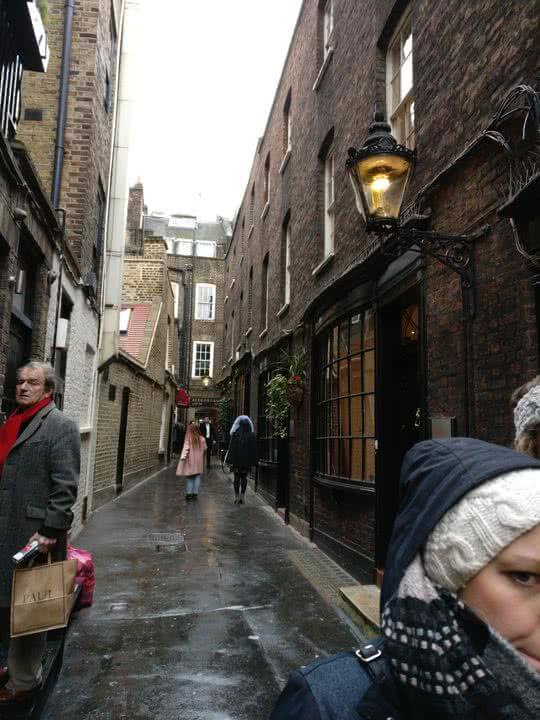 Harry Potter tour takes us to Knockturn Alley London